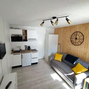 https://cocon-daltitude-studio-avec-vue-sur-les-pistes.fr-provencehotel.com